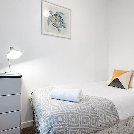 Parking, Smart Tv'S In All Rooms! Swansea Exterior photo